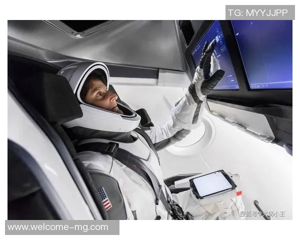 最疯狂的旅行体验皮尔斯分享私人飞机与普通客机厕所的奇妙对比 最疯狂的旅行体验皮尔斯分享私人飞机与普通客机厕所的奇妙对比