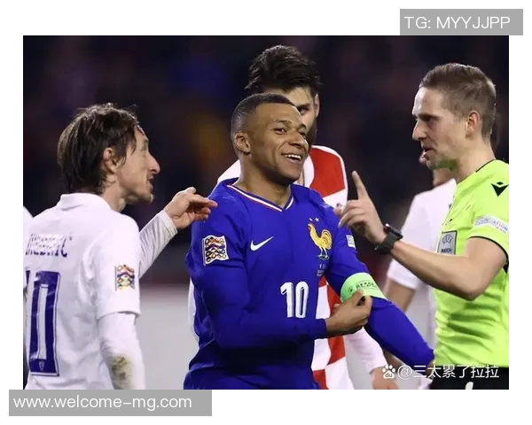 姆巴佩呼吁队友在巴萨领奖时离场德科表示应保持宽容大度