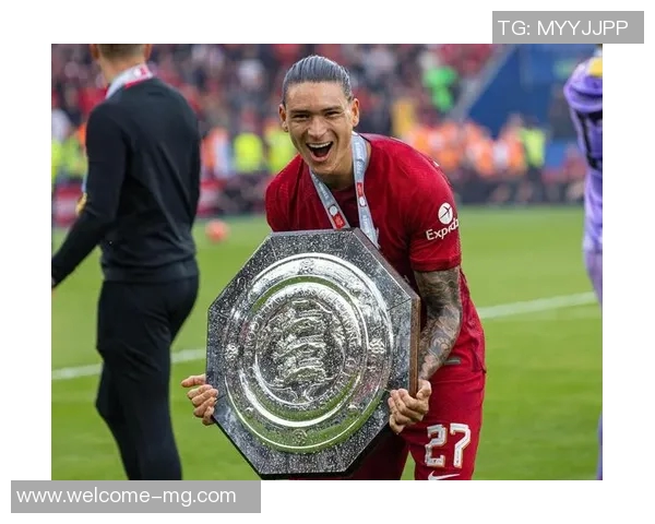 姆富尼：我曾在曼城和利物浦同时接受训练，但最终选择了前者